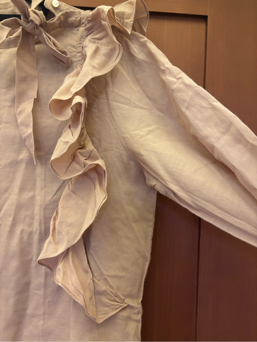 Doen Womens Ruffle Tie-Neck Blouse - beige/rose color - Picture 2 of 6